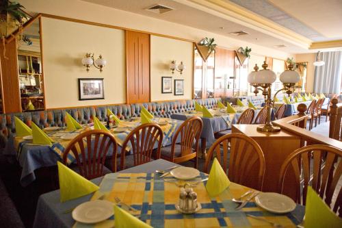 อาหารและเครื่องดื่ม, Hotel Restaurant Mullner in มาร์ซ อาหารและเครื่องดื่ม, Hotel Restaurant Mullner in มาร์ซ