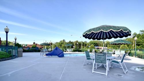Roosevelt Inn & Suites Saratoga Springs in Saratoga Springs (NY) Roosevelt Inn & Suites Saratoga Springs in Saratoga Springs (NY)