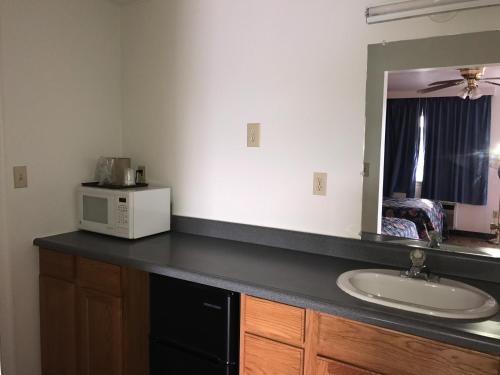 Motel 6 Front Royal, VA in Front Royal (VA) Motel 6 Front Royal, VA in Front Royal (VA)