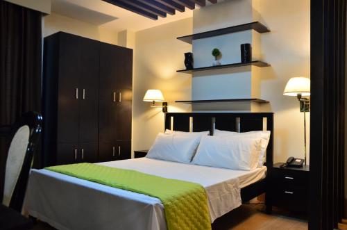 Oriental Zen Suites near University of Santo Tomas Oriental Zen Suites near University of Santo Tomas