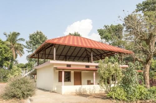 Peaceful abode perfect for friends reunion by GuestHouser
Peaceful abode perfect for friends reunion by GuestHouser