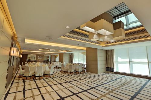 Juhlatila, Al Maha Arjaan Hotel Apartment by Rotana in Abu Dhabi Juhlatila, Al Maha Arjaan Hotel Apartment by Rotana in Abu Dhabi