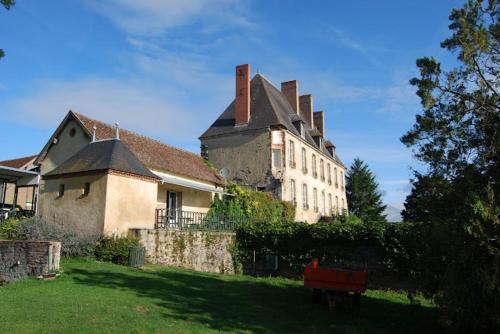 德布利亞里斯城堡- 查柏里德酒店 (Chateau de Briailles - Chambre d'hotes) in 西烏勒河畔聖普桑 德布利亞里斯城堡- 查柏里德酒店 (Chateau de Briailles - Chambre d'hotes) in 西烏勒河畔聖普桑