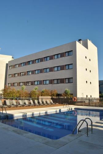 مسبح, Avant Torrejon in توريخون دي أردوث مسبح, Avant Torrejon in توريخون دي أردوث