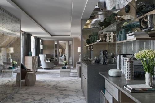 This photo about Hotel de Crillon shared on HyHotel.com