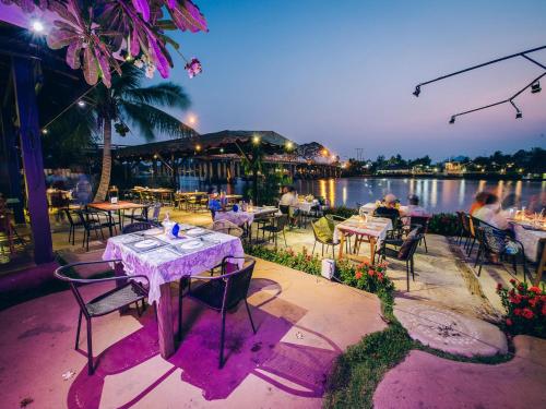 Good Times Resort Kanchanaburi in Канчанабури Good Times Resort Kanchanaburi in Канчанабури