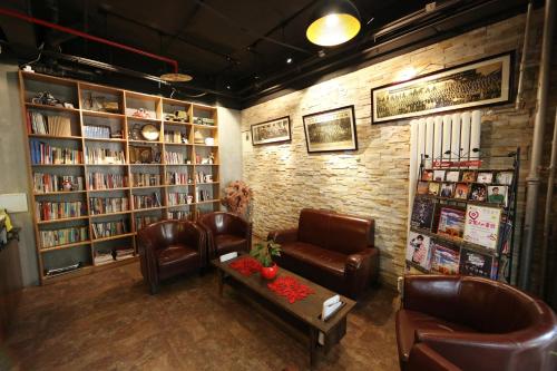 Recreational facilities, Nostalgia Hotel - Beijing Yonghe Lamasery and Nanluoguxiang Hutong in Back Lakes (Hou Hai) Recreational facilities, Nostalgia Hotel - Beijing Yonghe Lamasery and Nanluoguxiang Hutong in Back Lakes (Hou Hai)