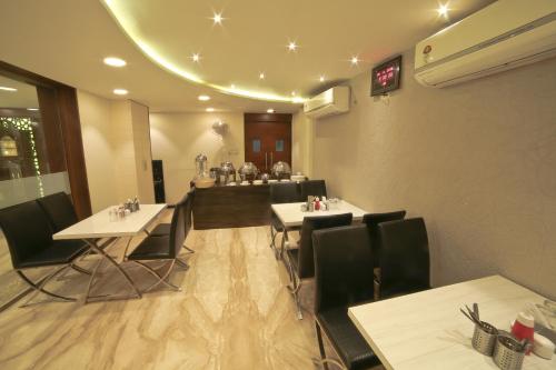 餐飲選擇, 普拉加提大酒店 (Hotel Grand Pragati) in 蘇拉特 餐飲選擇, 普拉加提大酒店 (Hotel Grand Pragati) in 蘇拉特