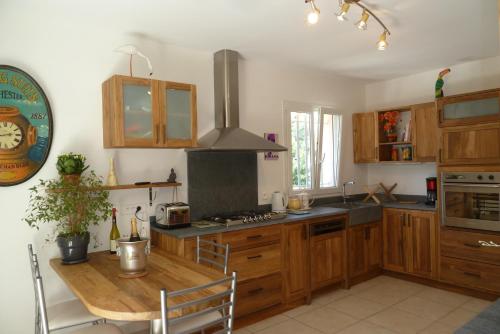 Kitchen, Villa Hibiscus in Antibes Kitchen, Villa Hibiscus in Antibes