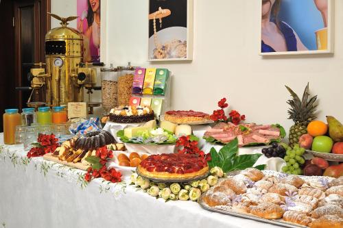 Food and beverages, Albergo Hotel Raffaello in Urbino Food and beverages, Albergo Hotel Raffaello in Urbino