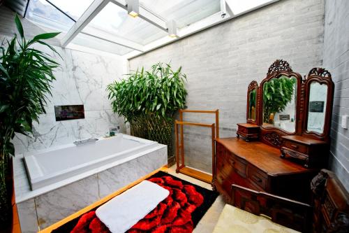 This photo about Cours Et Pavillons shared on HyHotel.com