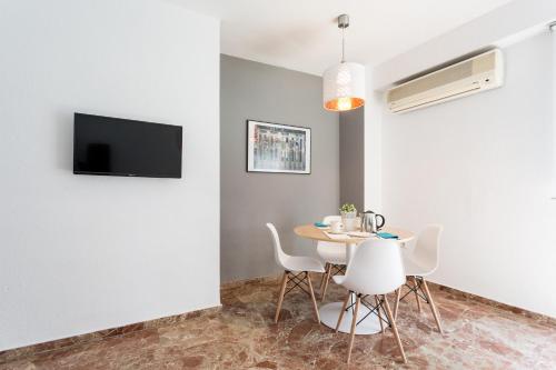 This photo about Holi-Rent Bacarisas shared on HyHotel.com