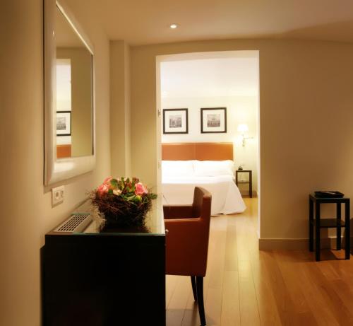 Facilities, Hotel Albergo Santa Chiara in Pantheon Facilities, Hotel Albergo Santa Chiara in Pantheon