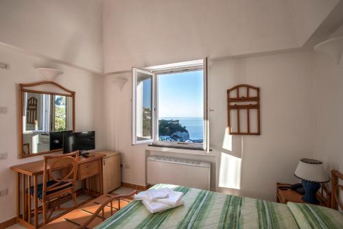 Hotel Villaggio Dei Pescatori in Ponza Island Hotel Villaggio Dei Pescatori in Ponza Island
