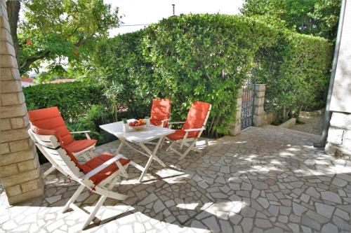 Hotel Apartments with a parking space Selce, Crikvenica - 5496