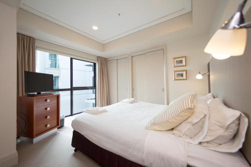 This photo about Stunning Harbourside Apartment shared on HyHotel.com