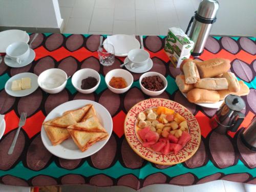 Comida y bebida, Sarawally Guesthouse in Western Comida y bebida, Sarawally Guesthouse in Western