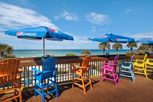 Restaurante, Ramada by Wyndham Panama City Beach / Beachfront in Panama City (FL) Restaurante, Ramada by Wyndham Panama City Beach / Beachfront in Panama City (FL)