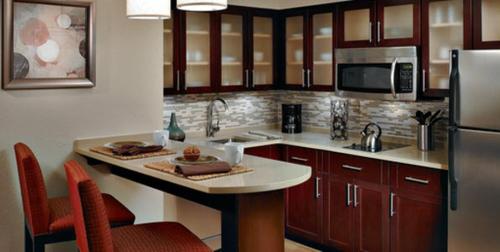 Kitchen, Staybridge Suites Hamilton - Downtown By IHG in Hamilton (ON) Kitchen, Staybridge Suites Hamilton - Downtown By IHG in Hamilton (ON)