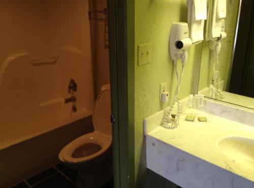 This photo about Americas Best Value Inn San Antonio Downtown I-10 East shared on HyHotel.com