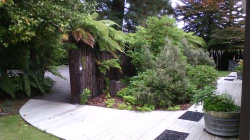 Surrounding environment, Creel Lodge in Turangi Surrounding environment, Creel Lodge in Turangi