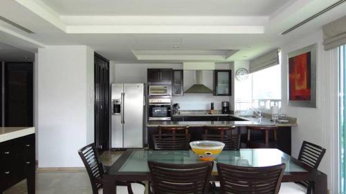 This photo about Carrillos's Unlimited Luxury Condo shared on HyHotel.com