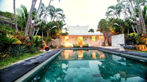 Hotel SooBali Atap Putih