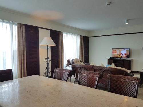 Facilities, Waterfront Airport Hotel and Casino Mactan in Cebu Facilities, Waterfront Airport Hotel and Casino Mactan in Cebu