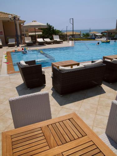 Swimming pool, Melidron Hotel in Kefalonia Swimming pool, Melidron Hotel in Kefalonia