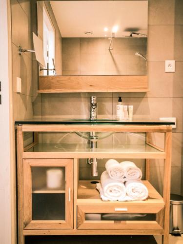 Bathroom, Best Western Plus Antibes Riviera in La Fontonne Bathroom, Best Western Plus Antibes Riviera in La Fontonne