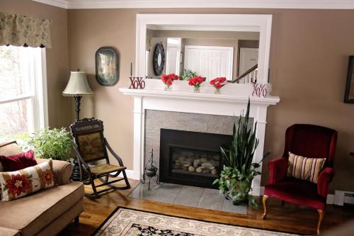 This photo about Above the Bay at Thornton Adams House shared on HyHotel.com