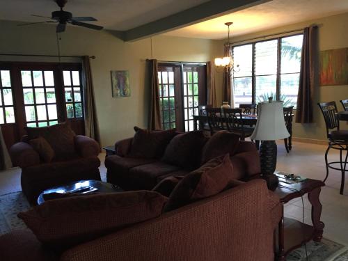 Royale Manor in Corozal Royale Manor in Corozal