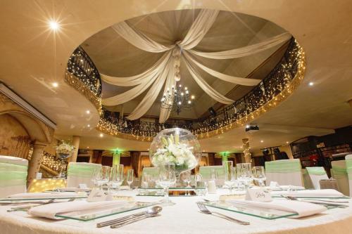 宴會廳, 卡薩托斯卡納飯店 (Casa Toscana Lodge) in 林伍德 宴會廳, 卡薩托斯卡納飯店 (Casa Toscana Lodge) in 林伍德