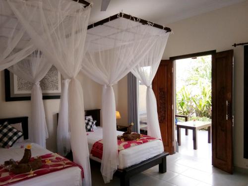 Puri Batu Inn in Pemuteran Puri Batu Inn in Pemuteran