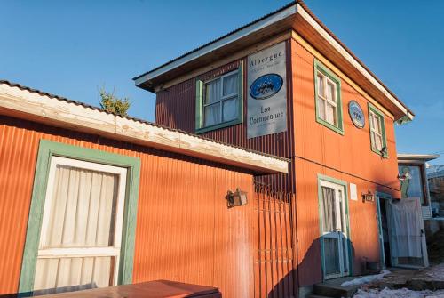 Exterior view, Hostel Los Cormoranes in Ushuaia Exterior view, Hostel Los Cormoranes in Ushuaia