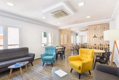 Pub/salong, Hostal Jume - Urban Rooms in Menorca Pub/salong, Hostal Jume - Urban Rooms in Menorca