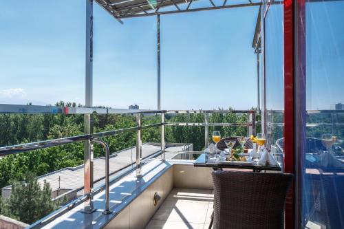 Terraza/balcón, Smart Hotel Bishkek in Bishkek Terraza/balcón, Smart Hotel Bishkek in Bishkek