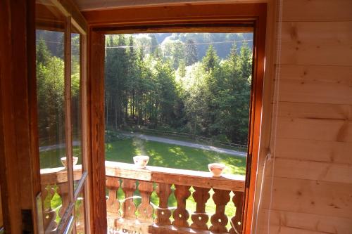 Erkély/terasz, Spacious Swiss Alpine Chalet for Nature Lovers in Val D'Illiez Erkély/terasz, Spacious Swiss Alpine Chalet for Nature Lovers in Val D'Illiez