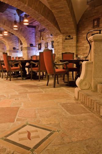 Restaurant, Halasi Pince Panzio in Villany Restaurant, Halasi Pince Panzio in Villany
