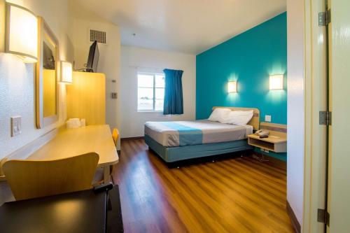 在meiguo.com看到的Motel 6 Portland North的介绍图片