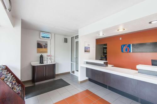 Faciliteiten, Motel 6 Overland Park, KS in Overland Park Faciliteiten, Motel 6 Overland Park, KS in Overland Park