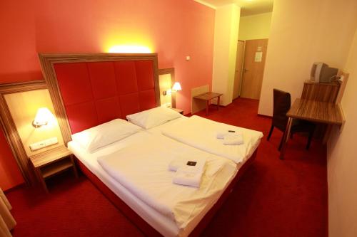 Hotel U Divadla in ใจกลางเมืองสนอยมอ Hotel U Divadla in ใจกลางเมืองสนอยมอ