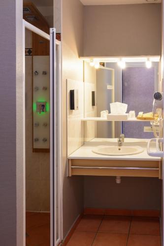 This photo about The Originals City, Hotel La Closerie, Nantes Nord (Inter-Hotel) shared on HyHotel.com