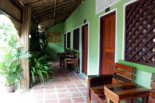Balcony/terrace, Garden Guesthouse in Kampong Chhnang Balcony/terrace, Garden Guesthouse in Kampong Chhnang