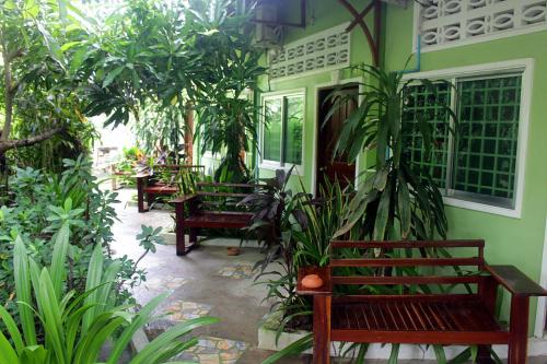 Balcony/terrace, Garden Guesthouse in Kampong Chhnang Balcony/terrace, Garden Guesthouse in Kampong Chhnang