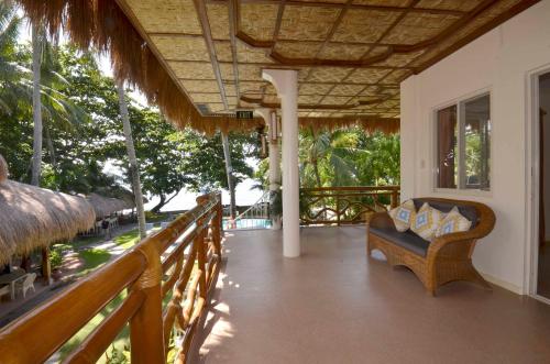 Balcony/terrace, Mike's Dauin Dive Resort in Dumaguete Balcony/terrace, Mike's Dauin Dive Resort in Dumaguete