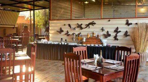 Food and beverages, Thebe River Safaris in Chobe Food and beverages, Thebe River Safaris in Chobe