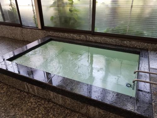 Hot tub, Ryokan Matsukaze in Matsumoto Hot tub, Ryokan Matsukaze in Matsumoto