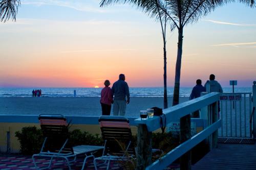 Beach, Plaza Beach Hotel - Beachfront Resort in St. Pete Beach (FL) Beach, Plaza Beach Hotel - Beachfront Resort in St. Pete Beach (FL)