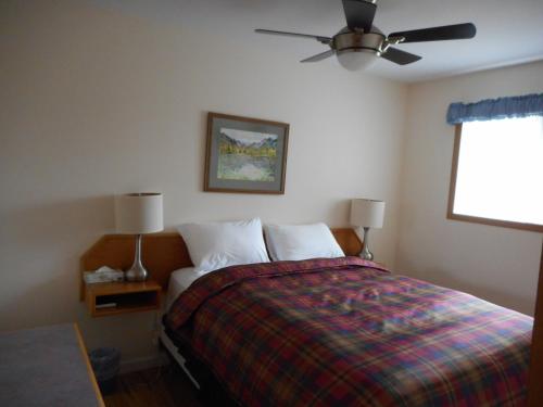 Blue River Motel, Blue River (BC) Blue River Motel, Blue River (BC)